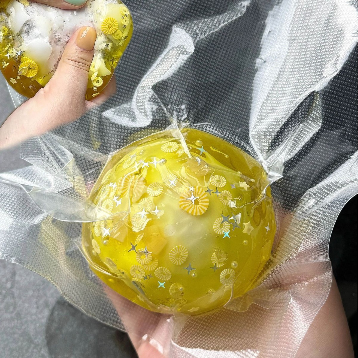 Crystal Growing Kit - Knuspriger, zerknisternder Wachs-Stressball mit ASMR-Knackgeräusch zur